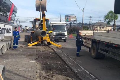 Obra impacta trânsito na Perimetral Ruben Bento Alves, em Caxias do Sul<!-- NICAID(16050688) -->