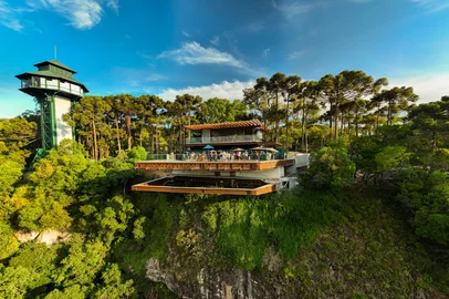Mirante com chão de vidro, atrativo mais recente do parque do caracol, vai receber novo restaurante neste inverno<!-- NICAID(16239681) -->