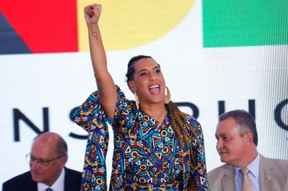 Brazilian new Minister for Racial Equality, Anielle Franco, gestures during her swearing-in ceremony at the Planalto Palace in Brasilia on January 11, 2023. (Photo by Sergio Lima / AFP)Editoria: POLLocal: BrasíliaIndexador: SERGIO LIMASecao: politics (general)Fonte: AFPFotógrafo: STR<!-- NICAID(15319370) -->