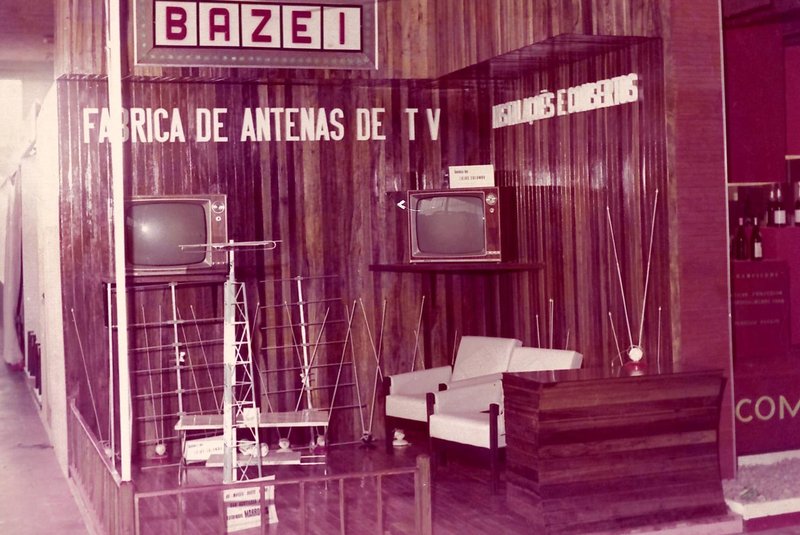 O estande da Fábrica de Antenas de TV Bazei na Festa da Uva de 1969.<!-- NICAID(15700548) -->