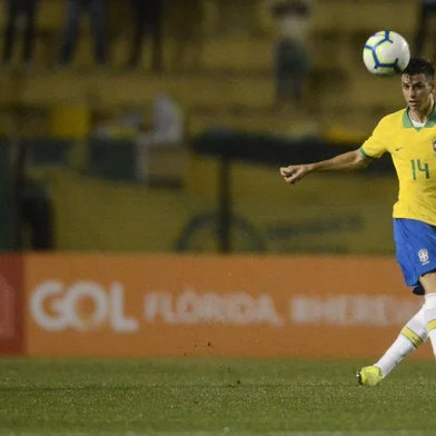 Roger Ibañez, natural de canela, convocado para a seleção olímpica<!-- NICAID(14783506) -->