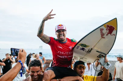 Italo Ferreira, surfe