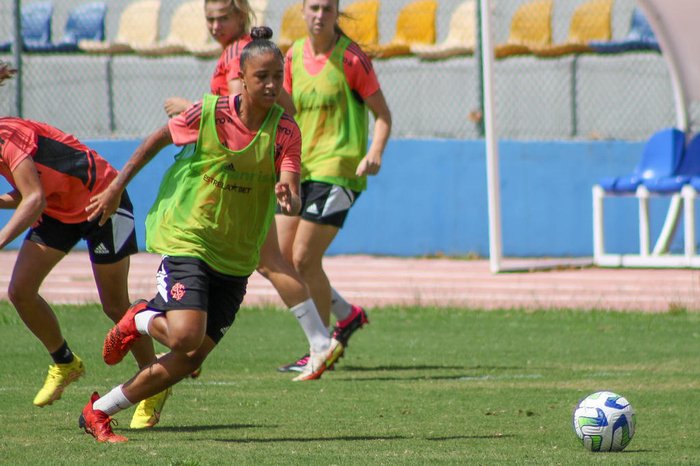 Meia do Inter projeta Brasileirão Feminino sub-20: 
