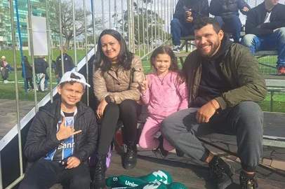 Família tricolor na Grêmio's League. Paula Espíndola, Uebert Pires, Murilo Pires e Bianca Pires<!-- NICAID(16098196) -->