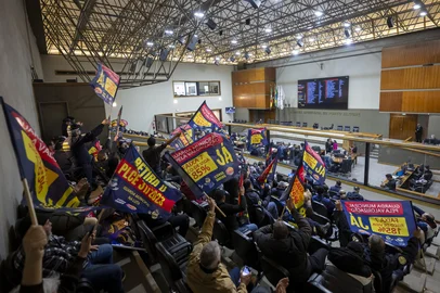 PORTO ALEGRE, RS, BRASIL - 02/07/2025 - Câmara vota projeto que cria plano de carreira para guardas municipais<!-- NICAID(16072077) -->