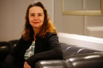 Porto Alegre, RS, Brasil - Professora Lúcia Helena Galvão tem se destacado nas redes com conteúdo filosófico voltado para o público infantil. Fotos: Jonathan Heckler / Agencia RBS<!-- NICAID(15554764) -->