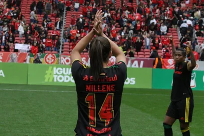 Gurias Coloradas enfrentam o Corinthians na busca pelo título do Brasileirão Feminino. Na foto, a atacante Millene Fernandes. <!-- NICAID(15206435) -->