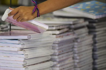 Porto Alegre, RS, Brasil, 11-01-2024: Compras de materiais escolares para volta às aulas. Foto: Mateus Bruxel / Agência RBSIndexador: Mateus Bruxel<!-- NICAID(15647634) -->