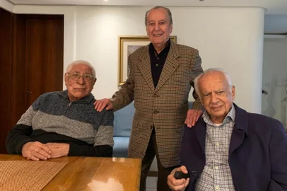 Alceu Collares, Jair Soares, Pedro Simon<!-- NICAID(15441587) -->