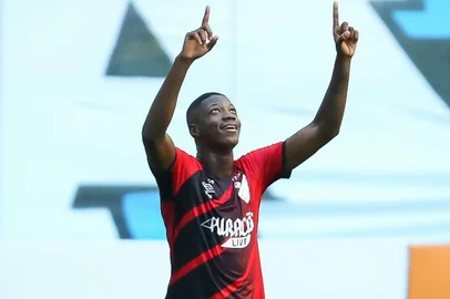 Centroavante Matheus Babi do Athletico-PR.<!-- NICAID(15997540) -->