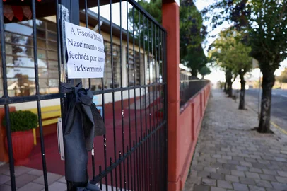 ESTAÇÃO, RS, BRASIL, 09-07-2025: Ataque a faca em escola municipal deixa uma criança morta e outras três pessoas feridas na manhã desta terça-feira (8), em Estação, no norte do Rio Grande do Sul. O crime ocorreu por volta das 10h na Escola Maria Nascimento Giacomazzi, no centro da cidade. Foto: Jefferson Botega/Agência RBSIndexador: jeff botega<!-- NICAID(16076357) -->