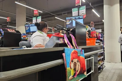 Procon Pelotas inicia fiscalização de caixas exclusivos para clientes com sacolas retornáveis<!-- NICAID(16185058) -->