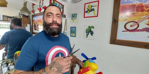 Barbeiro focado em autistas