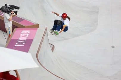 Dora Varella, Skate
