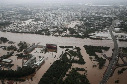 Enchentes no Vale do Taquari.  Ponte entre Estrela e Lajeado, BR 386  - Foto: Mateus Bruxel/Agência RBS<!-- NICAID(15532479) -->