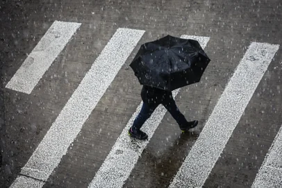 PORTO ALEGRE, RS, BRASIL - 2023.08.23 - Chuva em Porto Alegre (Foto: André Ávila/ Agência RBS)Indexador: Andre Avila<!-- NICAID(15518275) -->