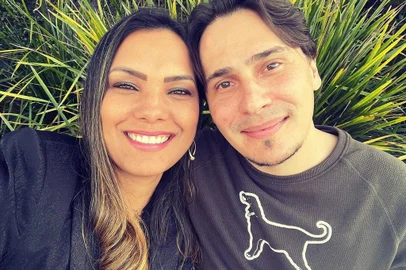 Suspeito de abuso sexual, marido de cantora gospel é preso nos Estados Unidos<!-- NICAID(15770523) -->