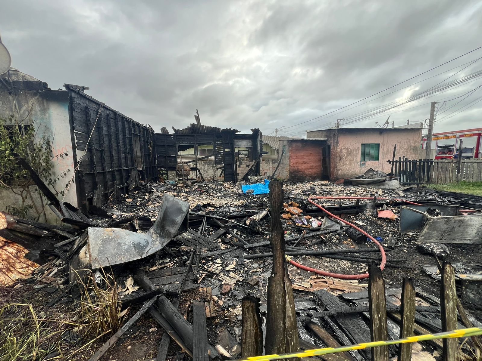 Homem morre em inc&ecirc;ndio que destruiu casa na Vila S&atilde;o Miguel, em Rio Grande