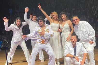 Tributo Elvis Presley & ABBA<!-- NICAID(16012854) -->