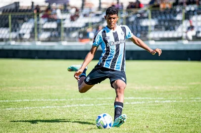 Richard, zagueiro da base do Grêmio<!-- NICAID(16026221) -->