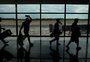 Quarto voo com brasileiros deportados dos Estados Unidos chega a Fortaleza
