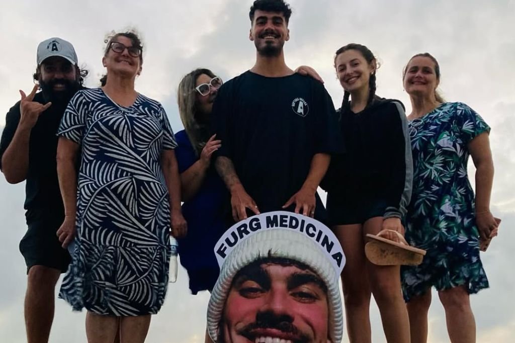 "Carrega um simbolismo muito grande. Ainda mais para quem estudou em casa", diz jovem que conquistou primeiro lugar em Medicina na Furg pelo Sisu