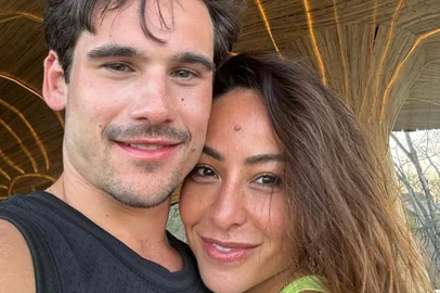 Assessoria de Sabrina Sato e Nicolas Prattes anuncia que o casal está à espera do primeiro filho.<!-- NICAID(15891630) -->