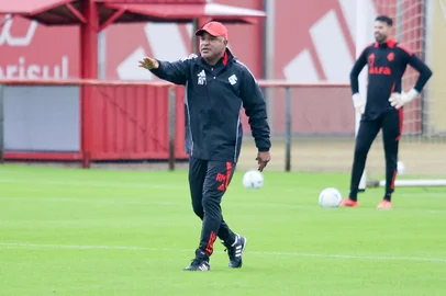 Roger Machado em treino do Inter<!-- NICAID(16046931) -->
