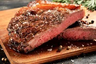 PORTO ALEGRE, RS, BRASIL, 09-06-2025: Corne de carne New York - FOTO: davidchukalexey/stock.adobe.comIndexador: Davidchuk AlexeyFonte: 117409069<!-- NICAID(16055900) -->