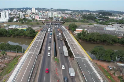 Duplicação das pontes sobre o Rio dos Sinos, na BR-116, vai ser concluída nesta quinta-feira. Foto: Dnit / Divulgação<!-- NICAID(15875665) -->