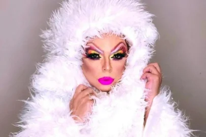 A Charlie Bakery, padaria artesanal caxiense inaugurada em 2022, apresenta o CB Pride em 14 de julho. A partir das 11h30, a drag queen TchaKa (foto) promete esbanjar carisma e simpatia na recepção aos clientes da CB. Conhecida como a “Rainha das Festas”, Tchaka é apresentadora de várias Paradas LGBTQIA+ pelo Brasil, além de blocos de carnaval e presença frequente na mídia nacional.<!-- NICAID(15477071) -->