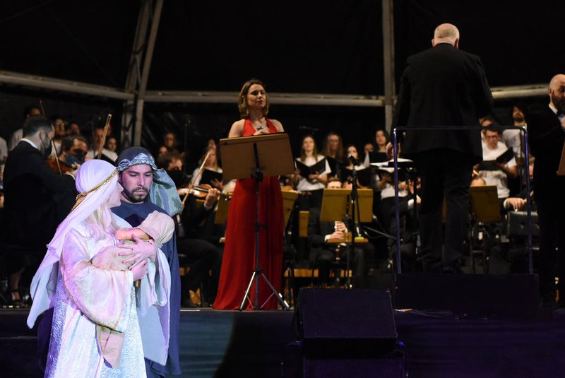 Caxias do Sul - 7ª edição do Natal em Família na UCS contou com concerto UCS Orquestra recupera a Magia da Encenação do Natal<!-- NICAID(14972036) -->