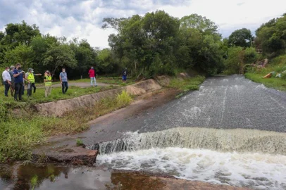 Barragem da Lomba do Sabão, zona leste de porto alegre Porto Alegre , RS. 18/01/2022.    Vistoria conjunta entre Dmae na barragem da Lomba do SabÃ£o.<!-- NICAID(15800491) -->