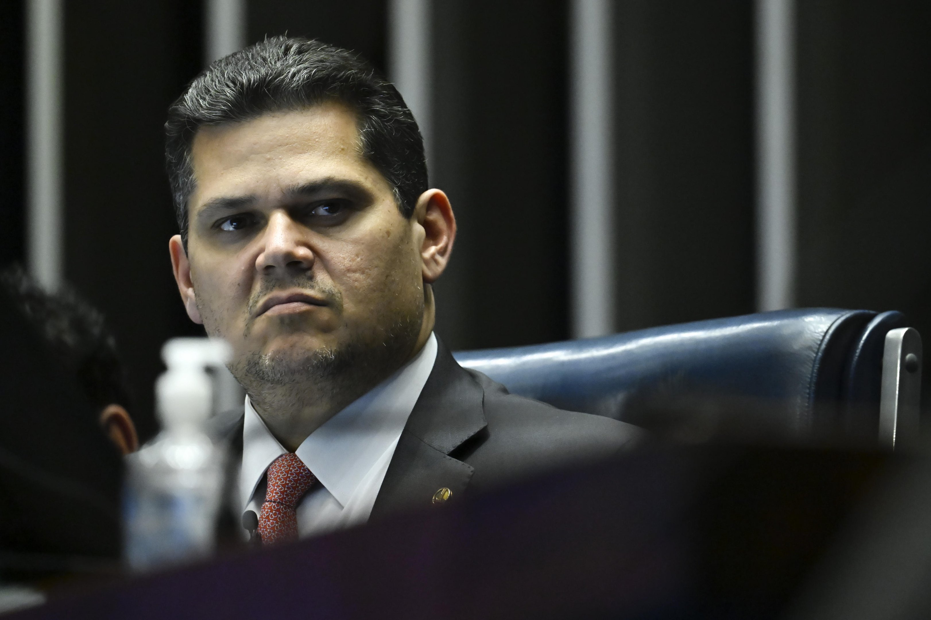 Alcolumbre mant&eacute;m quebra de sigilo banc&aacute;rio e fiscal de Lulinha