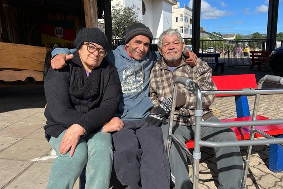 Adriano Torquato Sales pedalou quase 16 horas para cuidar dos pais em um abrigo de Porto Alegre.<!-- NICAID(15763581) -->