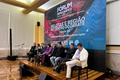 Fórum Democrático na zona sul<!-- NICAID(16304213) -->