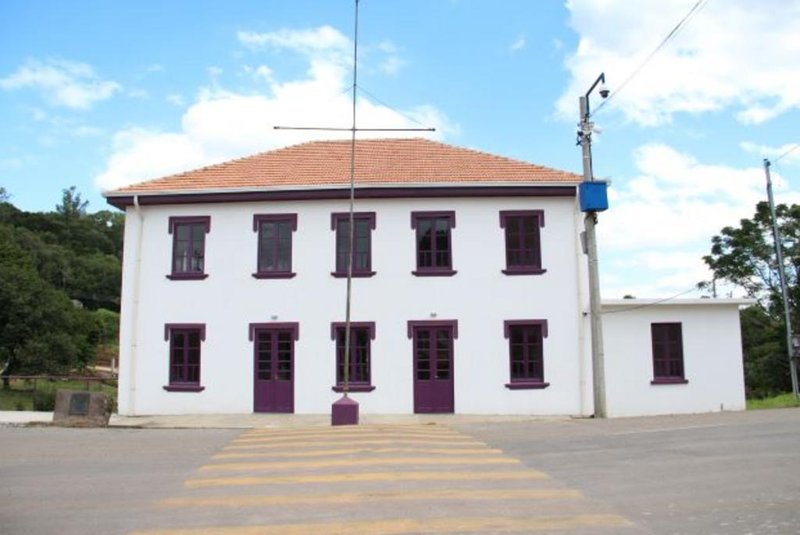 Centro Cultural Tuiuty, prédio histórico, localizado na Estrada da Uva e do Vinho do Distrito de Tuiuty, interior de Bento Gonçalves<!-- NICAID(15335517) -->