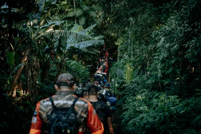 Conheça os Legendários, movimento cristão voltado para homens e que está atraindo adeptos na SerraUm movimento cristão para homens, criado na Guatemala em 2015, está se expandindo pelo Brasil e tem atraído adeptos na Serra gaúcha. A proposta dos chamados Legendários é de que os participantes vivam uma experiência transformadora, a partir de uma imersão de 72 horas em meio à natureza. Em Caxias do Sul, estima-se que pelo menos 60 moradores já tenham sido mobilizados.<!-- NICAID(16004448) -->