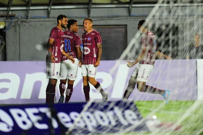 CAXIAS DO SUL, RS, BRASIL, 29/01/2025. Caxias x Brasil-Pe, jogo válido pela terceira rodada do Campeonato Gaúcho 2025 (Gauchão SuperBet) e realizado no estádio Centenário. (Porthus Junior/Agência RBS)Indexador: BTK                             <!-- NICAID(15964518) -->