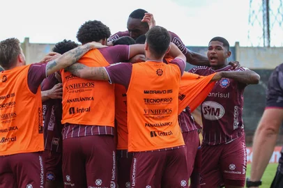 Dourados X S.E.R. Caxias pela primeira fase da Copa do Brasil 2025.<!-- NICAID(15984591) -->