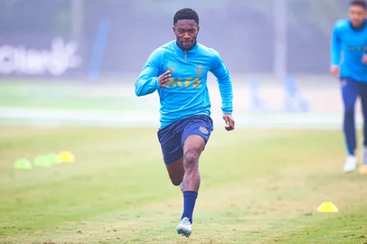 Amuzu em treino do Grêmio<!-- NICAID(16055229) -->