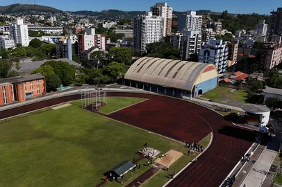 PORTO ALEGRE, RS - Pista de atletismo do Centro Estadual de Treinamento Esportivo (CETE), no bairro Menino Deus, foi reformada com R$ 7,1 milhões do Funrigs. Foto: Renan Mattos/ Agência RBSLocal: Porto Alegre<!-- NICAID(16165173) -->