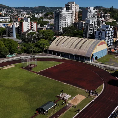 PORTO ALEGRE, RS - Pista de atletismo do Centro Estadual de Treinamento Esportivo (CETE), no bairro Menino Deus, foi reformada com R$ 7,1 milhões do Funrigs. Foto: Renan Mattos/ Agência RBSLocal: Porto Alegre<!-- NICAID(16165173) -->