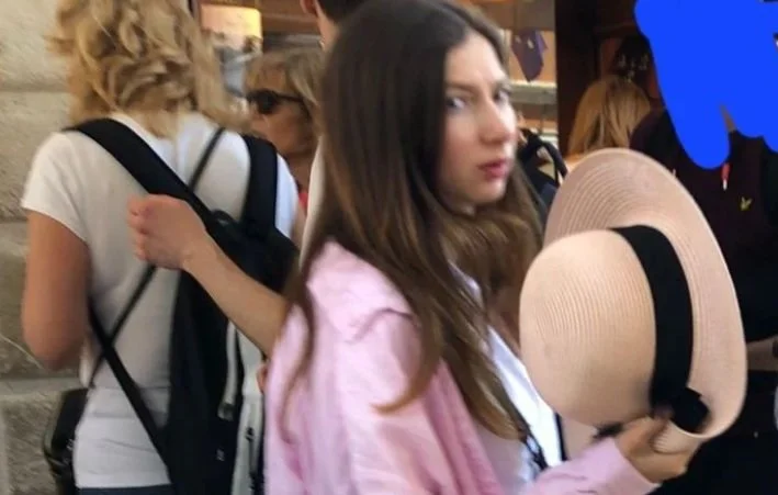 Attenzione, pickpocket: entenda o meme da italiana que alerta turistas ...