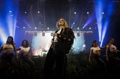 Porto Alegre, RS, Brasil, 30-09-2023: A cantora Luisa Sonza durante show da turne Escandalo Intimo no palco do Pepsi On Stage. E a primeira apresentacao da artista apos anunciar o rompimento do namoro com Chico Moedas. Foto: Mateus Bruxel / Agencia RBS<!-- NICAID(15555811) -->