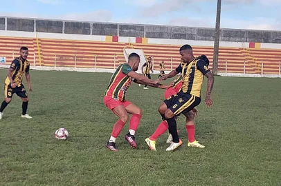 Jogo entre Bagé 7x0  Farroupilha, pela Terceirona, no Estádio Torquato Pontes, tem suspeita de manipulação <!-- NICAID(15165086) -->