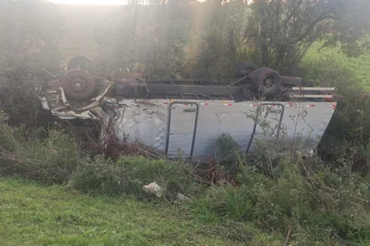 Homem morre em acidente com caminhão entre Passo Fundo e Coxilha<!-- NICAID(16076090) -->