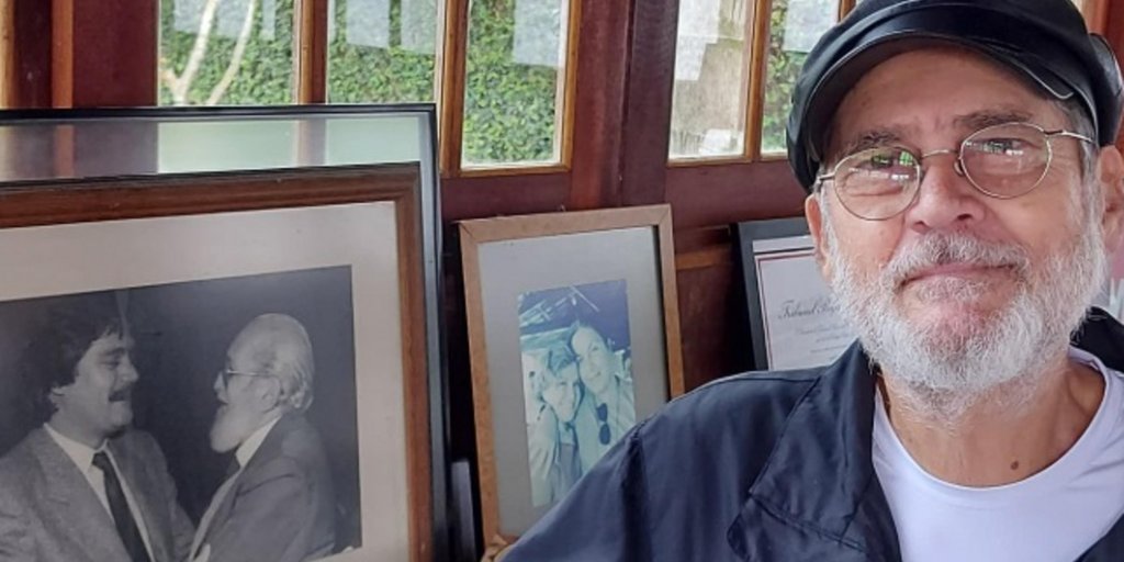 Ex-deputado do PT Paulo Frateschi morre após ser esfaqueado pelo filho em São Paulo Ex-deputado do PT Paulo Frateschi morre após ser esfaqueado pelo filho em São Paulo