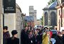 Multidão em Windsor comparece à reabertura do castelo após a morte da rainha Elizabeth