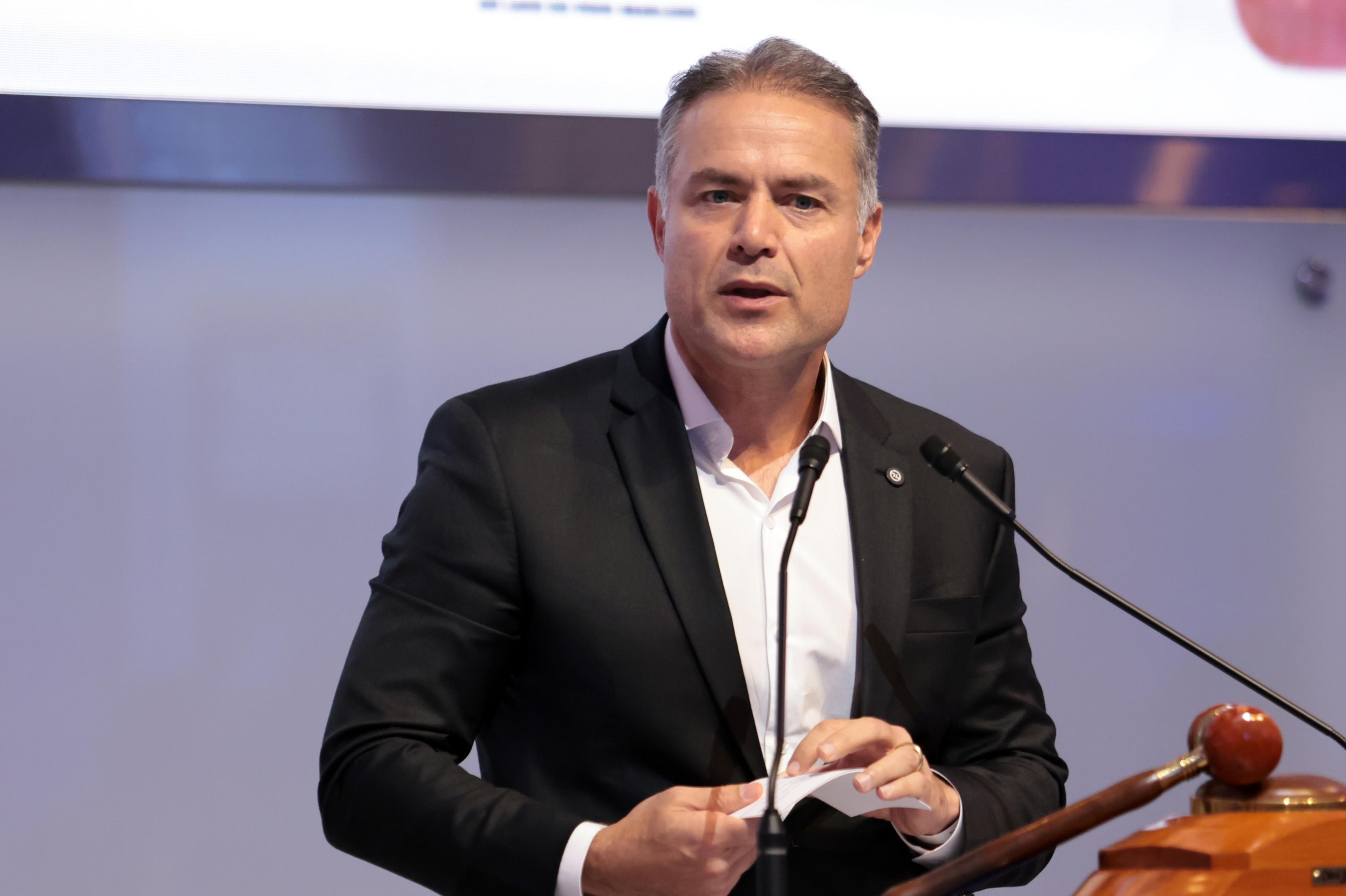 "Temos que ver se Estados far&atilde;o aporte", diz ministro dos Transportes sobre leil&atilde;o de ferrovias do Sul